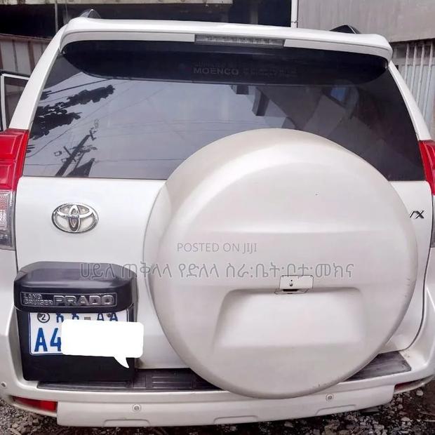 Toyota Land Cruiser Prado 2010 White
