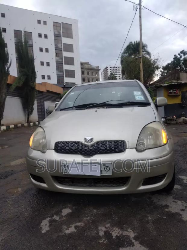Toyota Vitz 2004 Gold