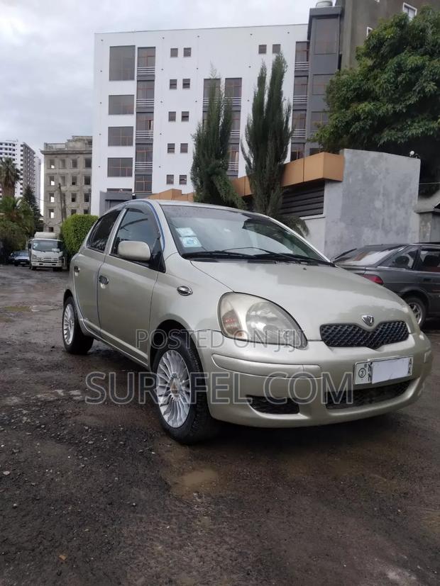 Toyota Vitz 2004 Gold
