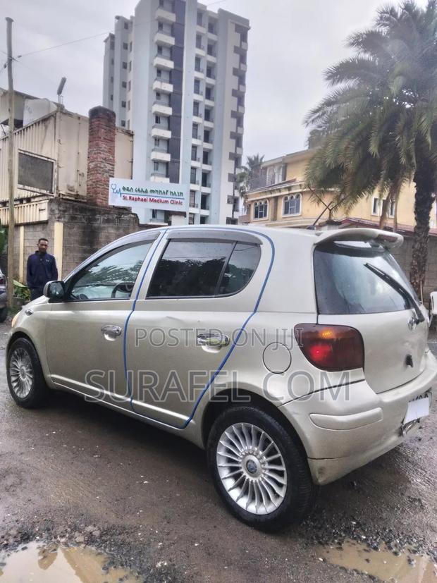 Toyota Vitz 2004 Gold