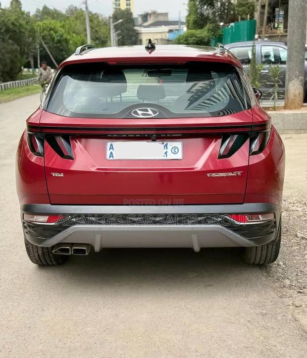 Hyundai Tucson 2022 Red