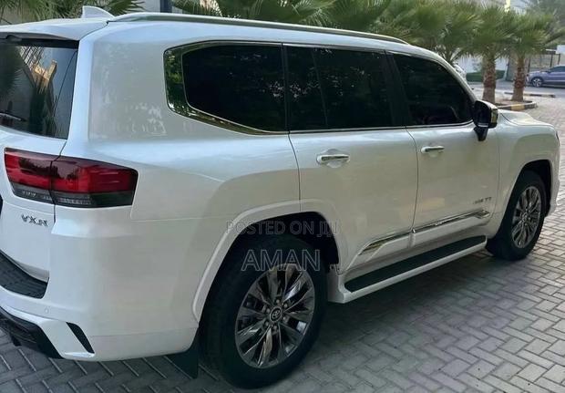Toyota Land Cruiser 2023 White
