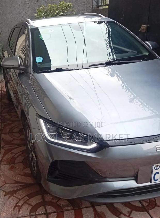 BYD E2 43 kWh 94 hp FWD 2024 Gray