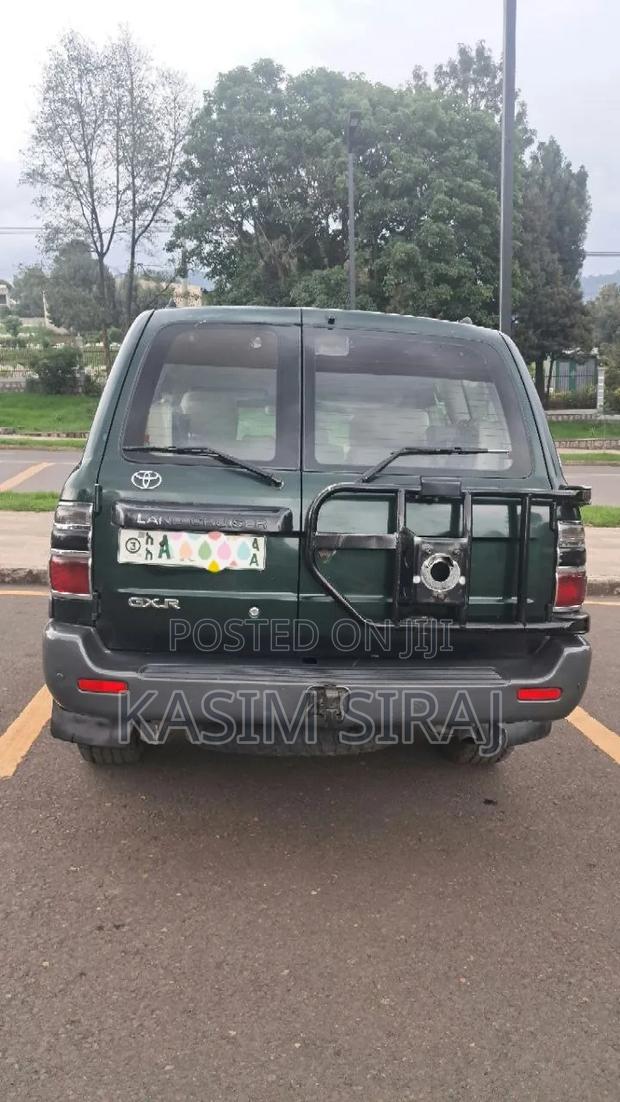 Toyota Land Cruiser 2005 Blue