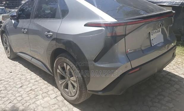 Toyota bZ4X 2024 Gray