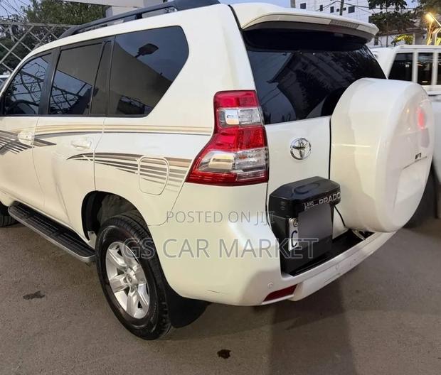 Toyota Land Cruiser Prado 2018 White