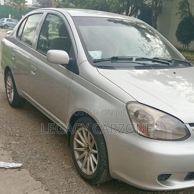Toyota Platz 2003 Silver