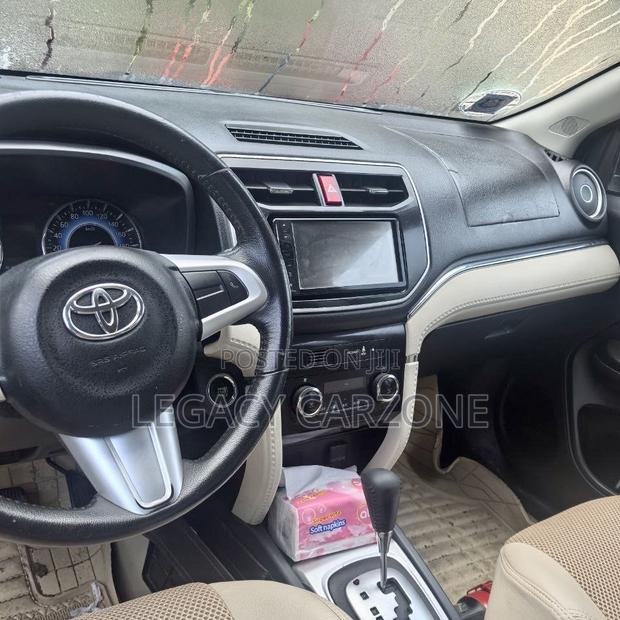 Toyota Rush 2019 Silver