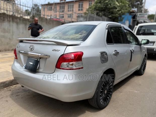 Toyota Belta 2007 Silver