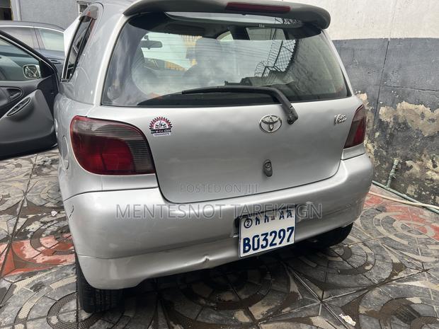 Toyota Vitz 1.0 FWD 5dr 2001 Silver