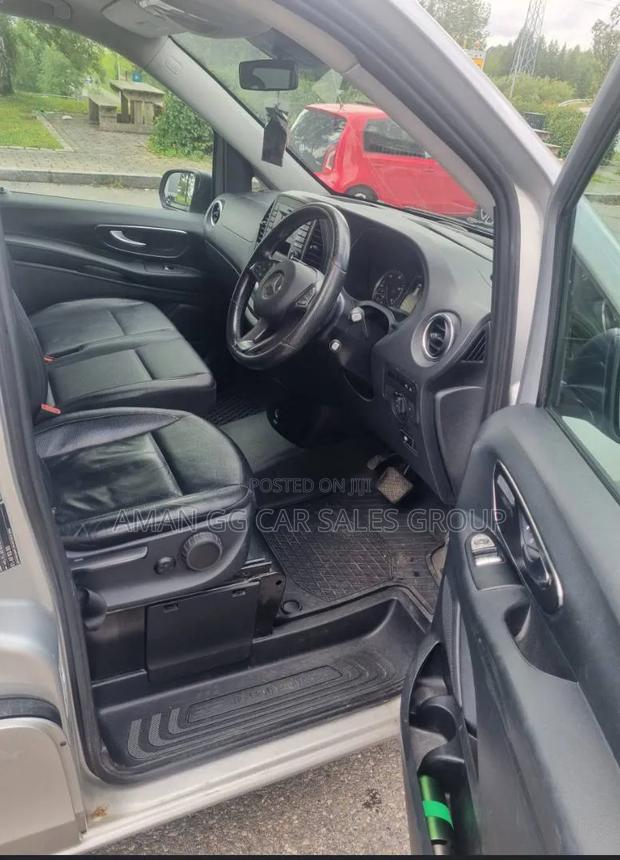 Mercedes-Benz V-Class 2022 White
