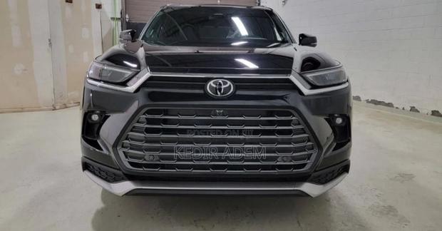 Toyota Grand Highlander Hybrid 2025 Black