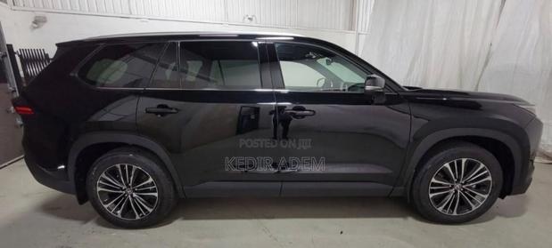 Toyota Grand Highlander Hybrid 2025 Black