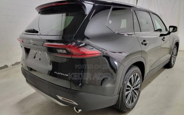 Toyota Grand Highlander Hybrid 2025 Black