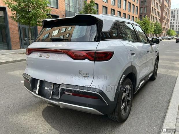 BYD Yuan Up 2025 Off white