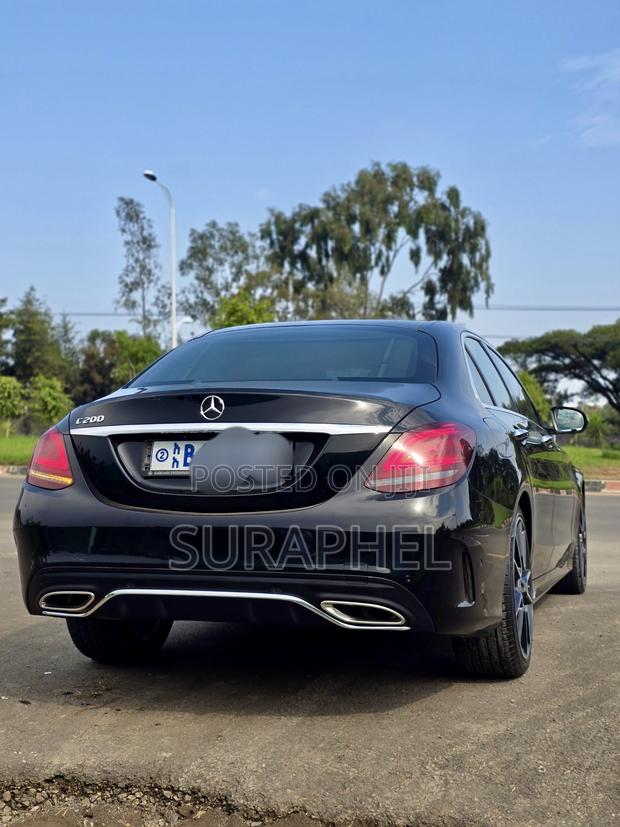 Mercedes-Benz C200 2019 Black