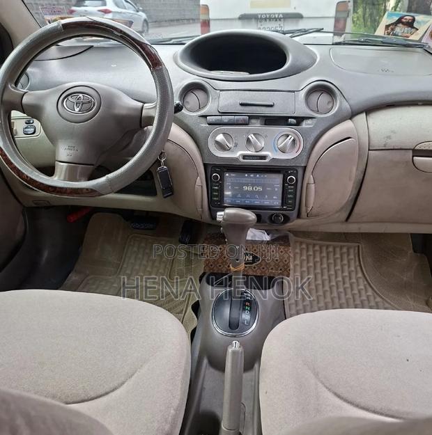 Toyota Platz 2025 Silver
