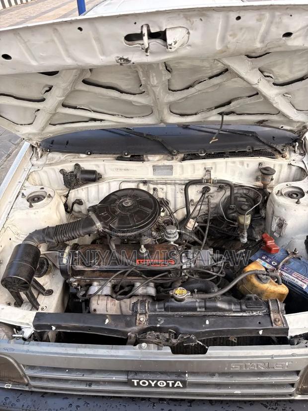 Toyota Corolla 1985 White