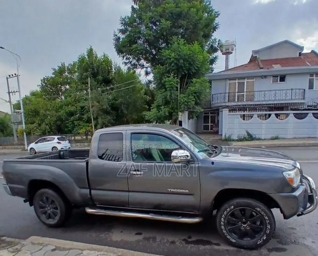 Toyota Tacoma 2012 Gray