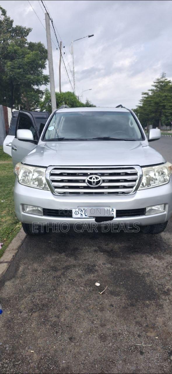 Toyota Land Cruiser 2009 Silver