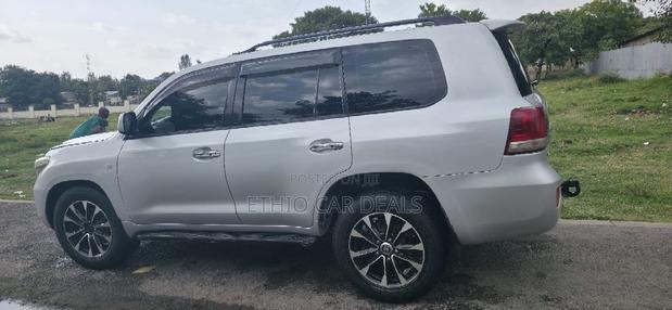 Toyota Land Cruiser 2009 Silver