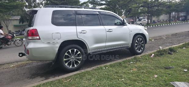 Toyota Land Cruiser 2009 Silver