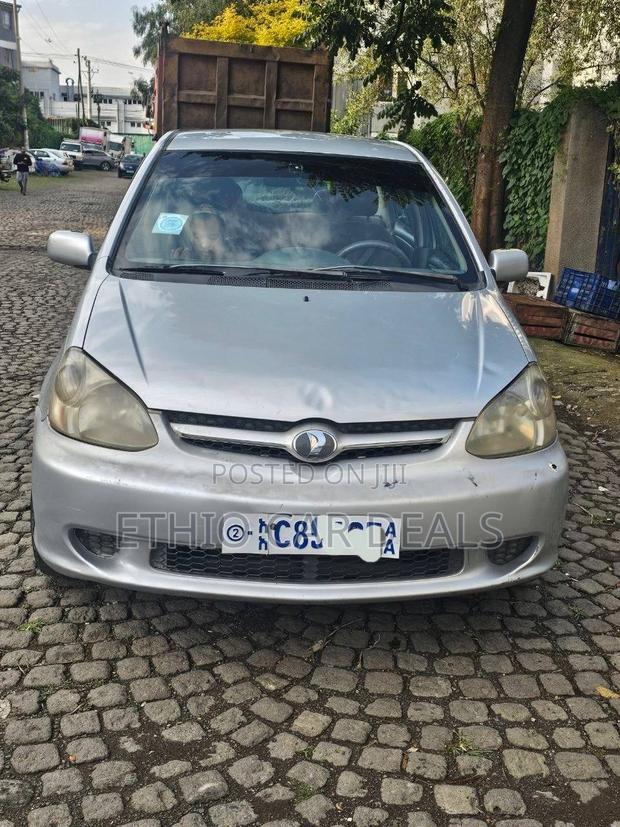 Toyota Platz 2005 Silver