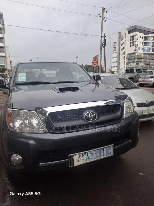 Toyota Hilux 2008 Black