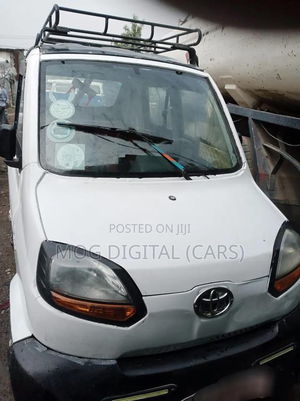 Car 2016 White