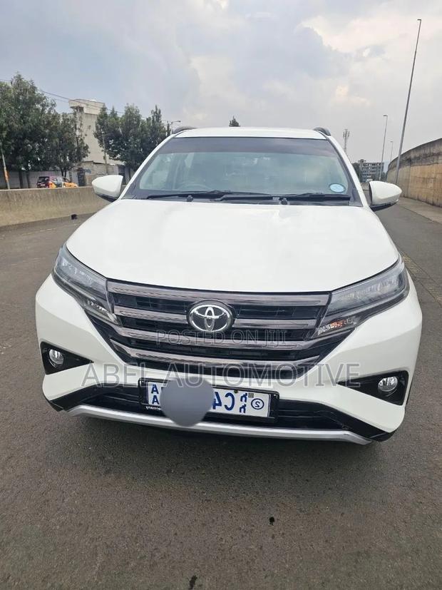 Toyota Rush 2023 White
