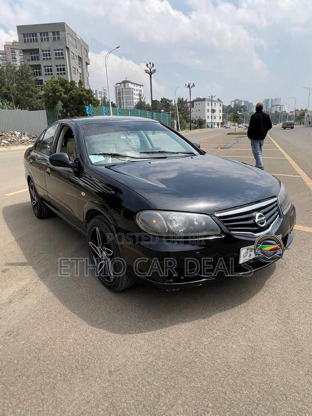 Nissan Sunny 2010 Black