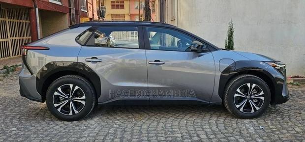 Toyota bZ4X 2023 Gray