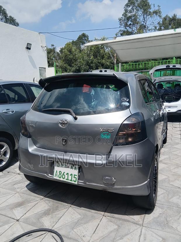 Toyota Yaris 2007 Gray