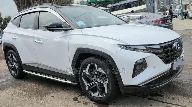 Hyundai Tucson SE 2022 White