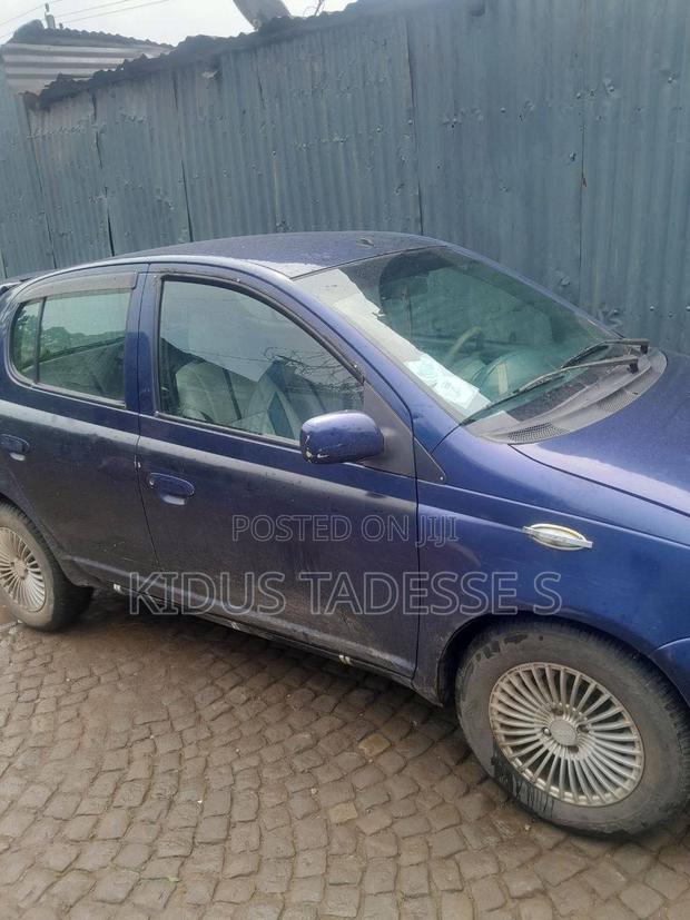Toyota Vitz 1999 Blue
