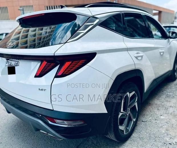 Hyundai Tucson SE 2022 White