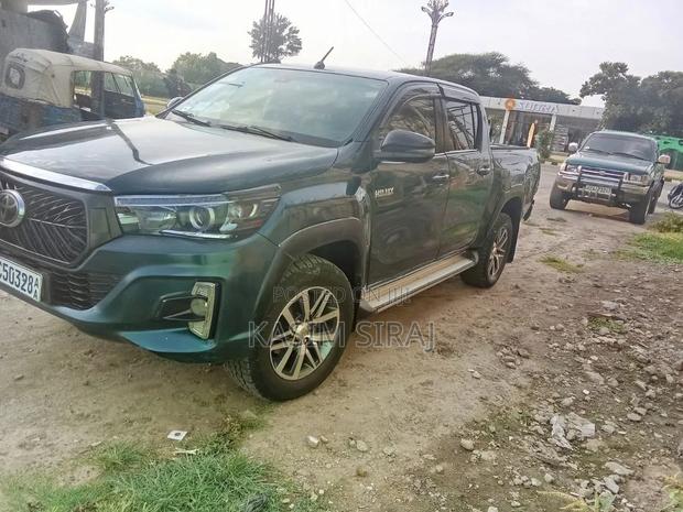 Toyota Hilux 2020 Blue