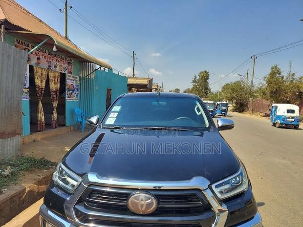 Toyota Hilux 2020 Black
