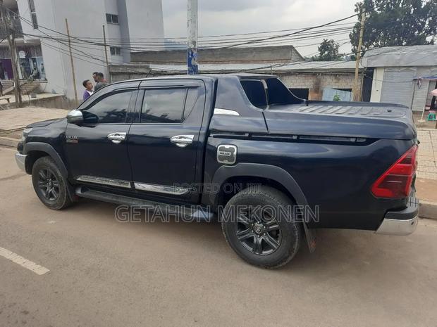Toyota Hilux 2020 Black