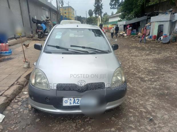 Toyota Yaris 1.4 2002 Silver