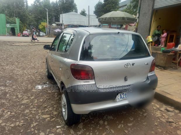Toyota Yaris 1.4 2002 Silver
