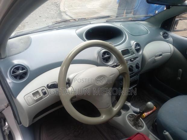 Toyota Yaris 1.4 2002 Silver