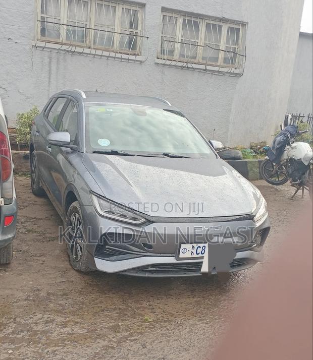 New BYD E2 43 kWh 94 hp FWD 2025 Silver