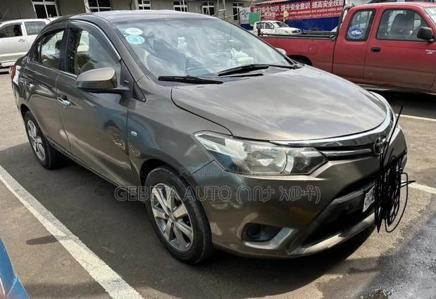Toyota Yaris 2015