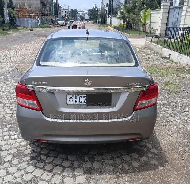 Suzuki Dzire 2022 Silver