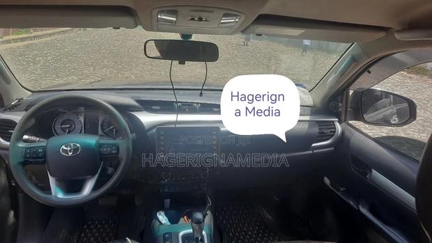 Toyota Hilux 2020 Blue