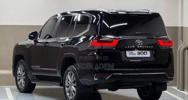 Toyota Land Cruiser 2023 Black