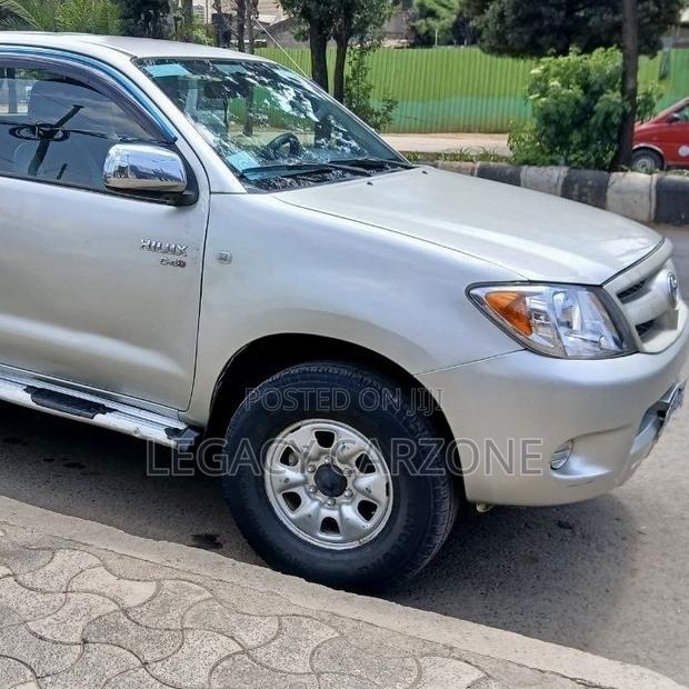Toyota Hilux 2006 Silver