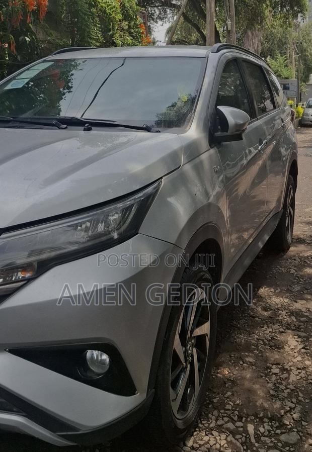 Toyota Rush 2022 Silver