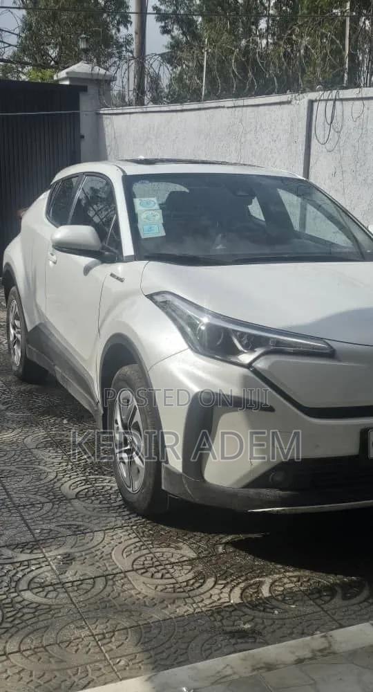 Toyota C-HR 2023 White
